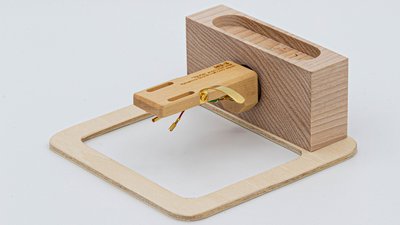 Eine Holz-Headshell von Yamamoto 