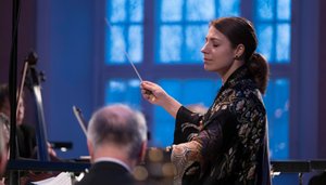 Die Dirigentin Dalia Stasevska. Bild: Nikolaj Lund 