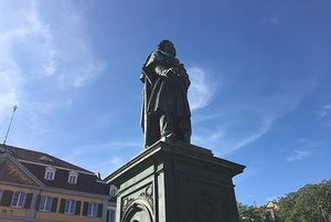 Beethoven-Denkmal auf dem Bonner Münsterplatz.