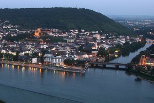 Bingen von der gegenüber liegenden Rheinseite aus gesehen. Bild: Stadt Bingen am Rhein