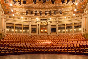 Raum für fantastische Nachtgeschichten: das Prinzregententheater in München. Foto: Felix Löchner