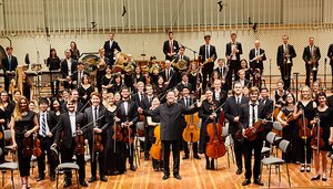 Das Symphonieorchester der UdK Berlin mit Steven Sloane. Foto: Marcus Witte