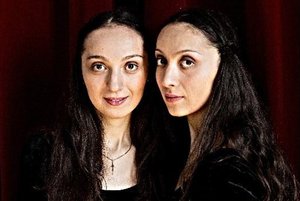 Ani und Nia Sulkhanishvili, Klavier, ARD-Preisträger. Foto: Daniel Delang