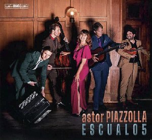 ESCUALO5 | Piazzolla: Histoire du Tango für Akkordeon, Gitarre & Kontrabass