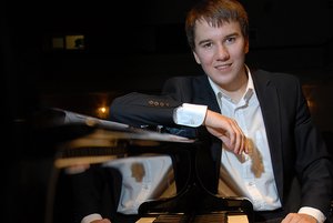 Einer von vier Studierenden der Weimarer Hochschule im Viertelfinale: Arseni Sadykov. Foto: Hochschule für Musik Franz Liszt Weimar