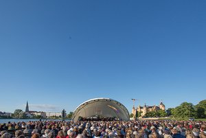 Auch Open Air (wie hier in Schwerin) fanden die Festspiele Mecklenburg-Vorpommern viel Publikum. Foto: Geert Maciejew 