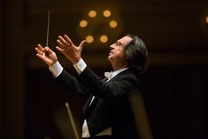 Orden der aufgehenden Sonne für Riccardo Muti. Foto: Todd Rosenberg/Chicago Symphony Orchestra
