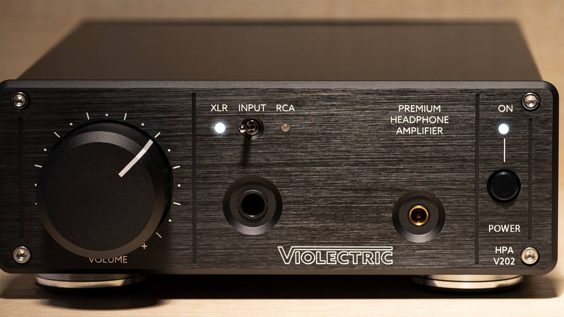 Violectric HPA-V202 Frontansicht (Credit:cma)