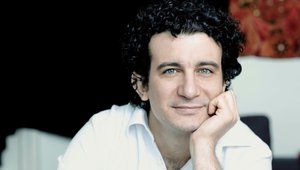 Ab 2021/22 neuer Chefdirigent des hr-Sinfonieorchesters Frankfurt: Alain Altinoglu. Er folgt auf Orozco-Estrada. Bild: Marco Borggreve
