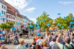 Schumann Fest 2017 Geburtstagsfeier am Schumann-Denkmal. Foto: Stadt Zwickau/Helge Gerischer