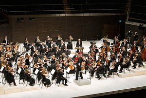Das Finnische Radio Symphonie Orchester und Hannu Lintu. Foto: Paul Boström