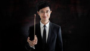 Dirigent Chuang Tung Chieh. Foto: Harald Hoffmann