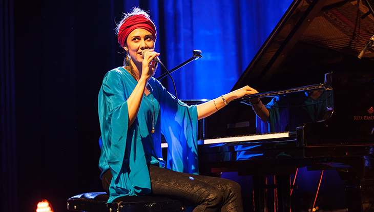 Olivia Trummer ist Trägerin des Jazzpreises Baden-Württemberg. Bild: Ronald Göttel