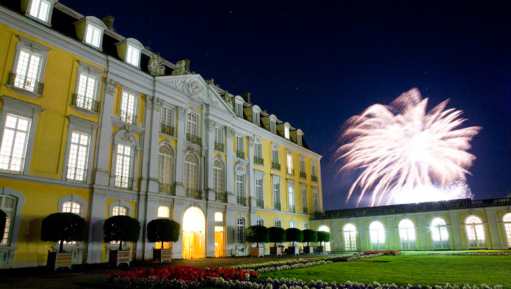 Feuerwerk bei den Brühler Schloss-Konzerten. Foto: Nikolai Wolff