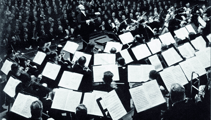 Wilhelm Furtwängler in der alten Berliner Philharmonie. Bild: Archiv der Berliner Philharmoniker