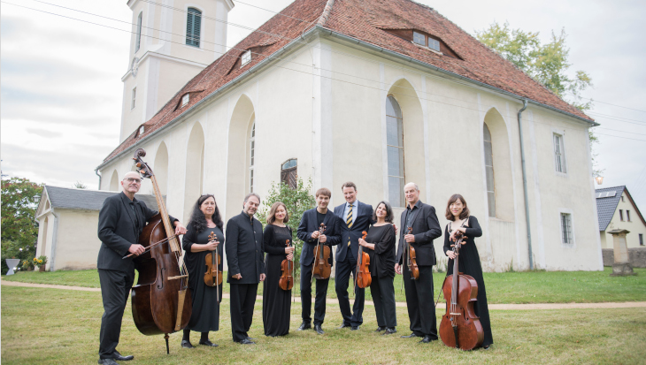 Nils Mönkemeyer mit dem Kammerorchester l'arte del mondo beim Kammermusikfest Oberlausitz 2021 in Baruth. Bild: Martin Pizga