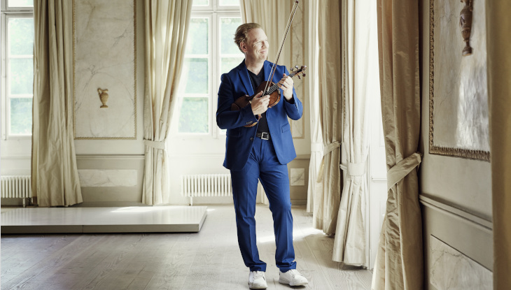 Spielt auch beim Rheingau Musik Festival die erste Geige: Daniel Hope. Bild: Maxim Schulz