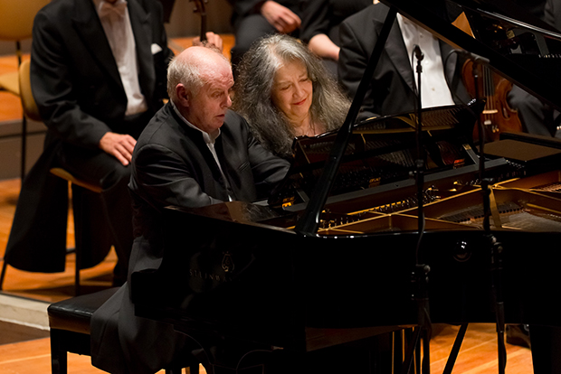 Daniel Barenboim muss den Auftritt mit Martha Argerich beim Klavier-Festival Ruhr in Essen verschieben. Foto: Holger Kettner 