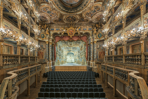 Markgräfliches Opernhaus Bayreuth nach der Restaurierung, Blick zur Bühne mit neu rekonstruiertem Bühnenbild. Foto: Achim Bunz/Bayerische Schlösserverwaltung