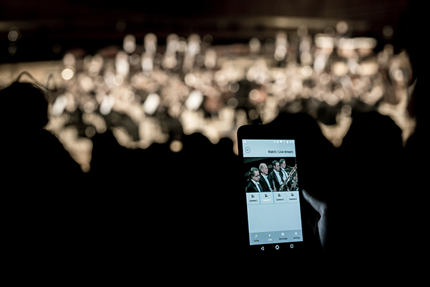 Neues Konzerterlebnis mit der Mobile-App Onstage Foto: Konrad Ćwik/OnStage