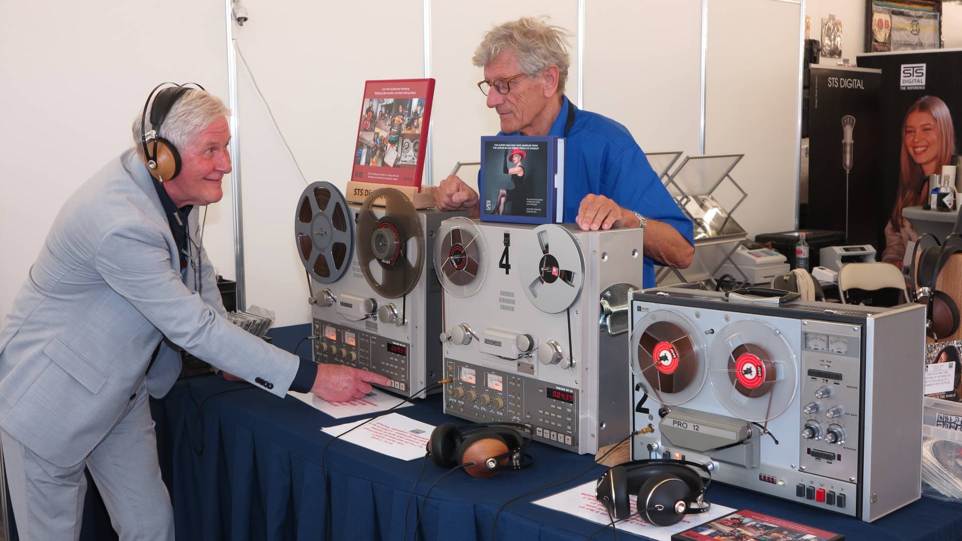 Tapes und Tonbandgeräte satt: der Stand von STS Digital auf der High End 2024.