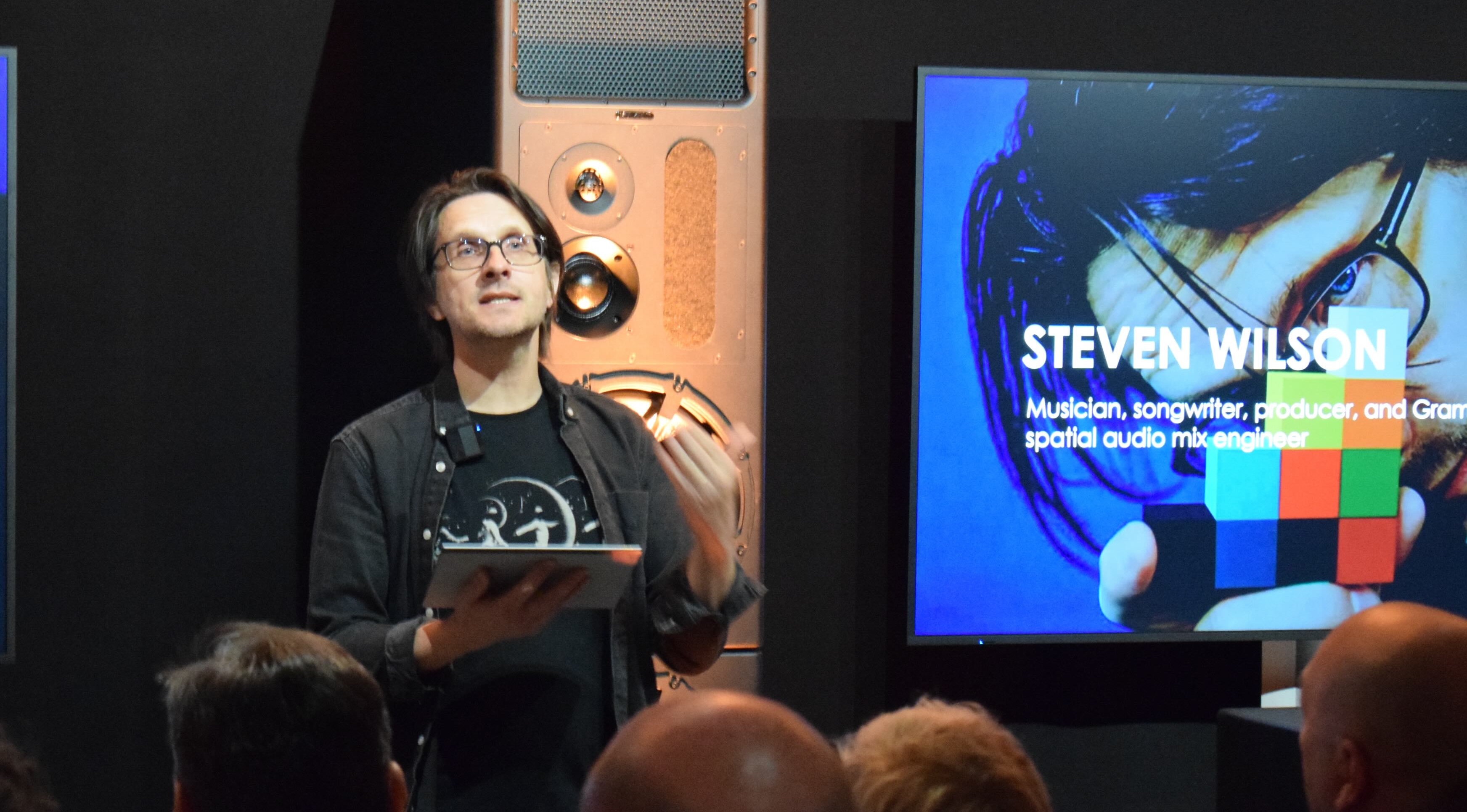 Steven Wilson bei seiner Veranstaltung auf der High End 2024 (Bild: STEREO).