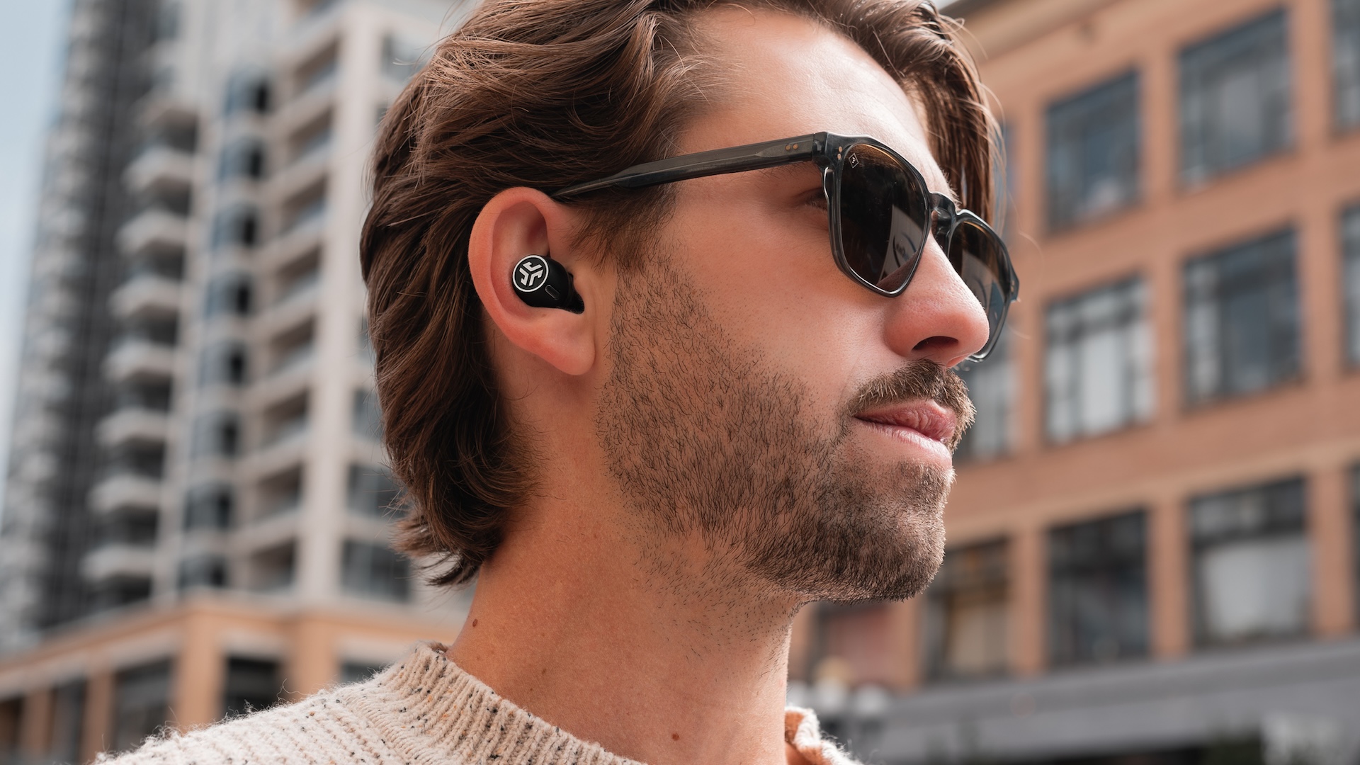 JLab "Epic Lab Edition"-Earbuds: Individuell anpassbar durch drei verschiedene Ohrpolster-Größen (Bild: JLab).